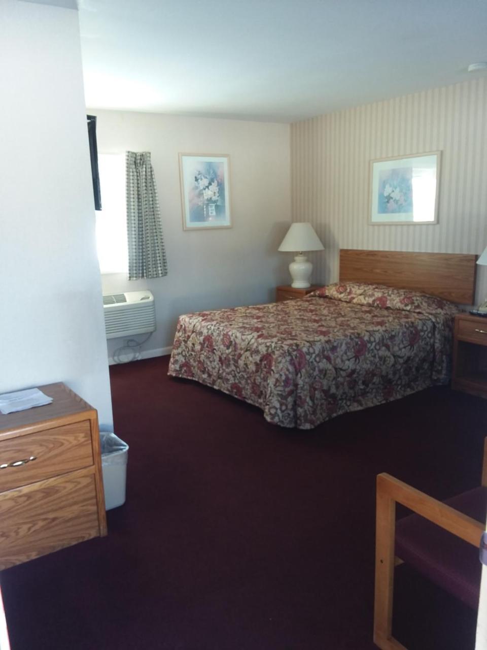 Budget Host Inn - Manistique Luaran gambar
